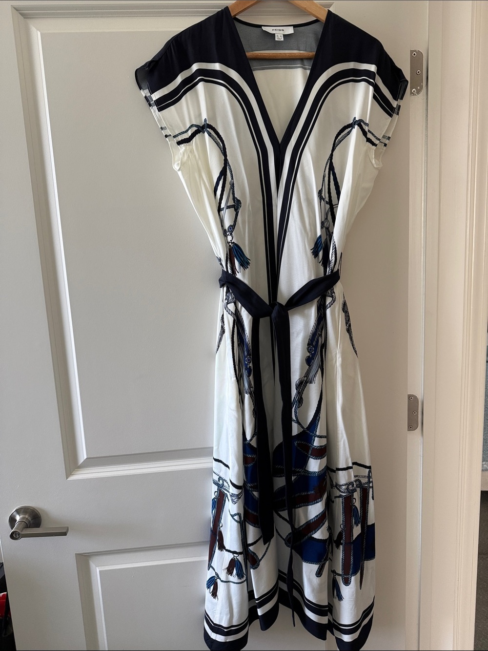 Reiss Navy and White Printed V‑Neck Maxi Dress with Belt